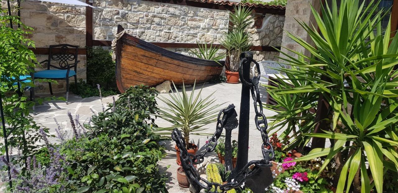 Kirios Hotel Nesebar Exterior photo